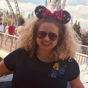 Meet your Posher, Angela